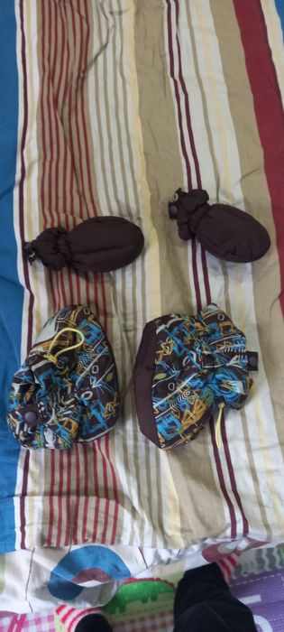 Продаются зимние комбинезоны