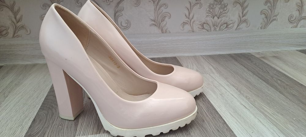 Женские туфли. Ayollar tuflisi