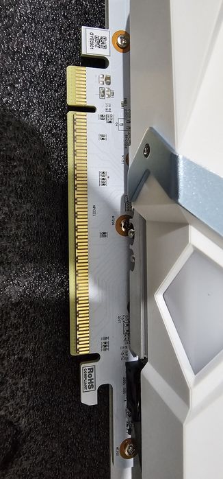 RADEON RX9060XT продам