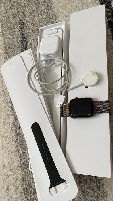 AirPods 2, Apple Watch 3 series 42 mm
