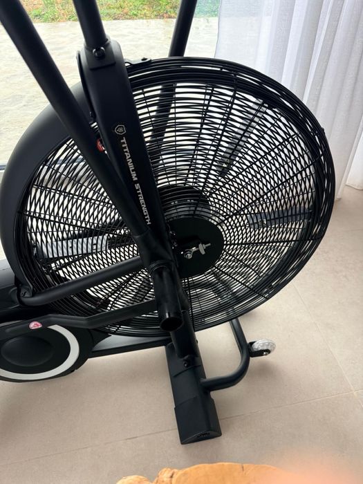 Въздушен велосипед Titanium Strength Air Bike Pro V3 – Чисто нов