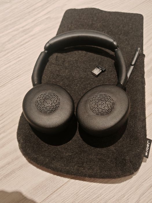 Vând Căști Jabra Evolve 2 55Wireless cu microfon.