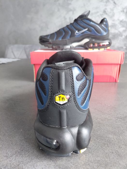 Adidași Tn uri Nike