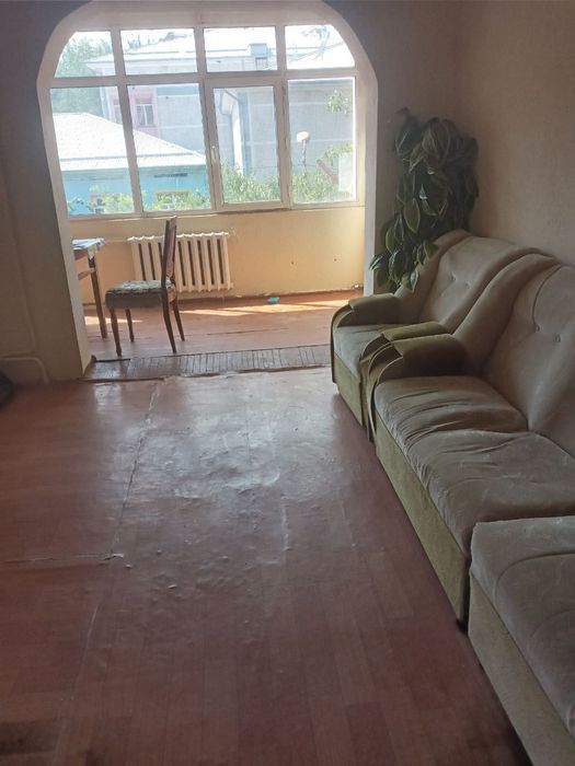 Продаётся квартира 3/2/5 Ахмад Югнаки Без ремонта  78м2 Балкон 2×6