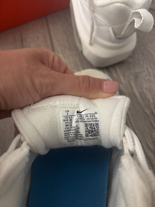 Дамски маратонки Nike