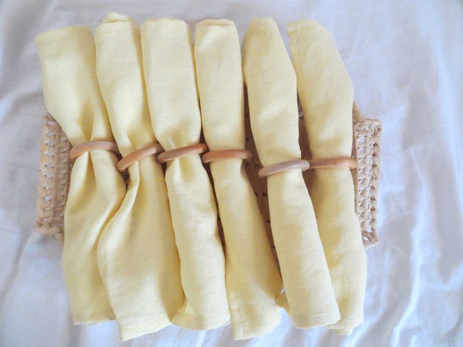 Салфетки от плат и пръстени за декорация