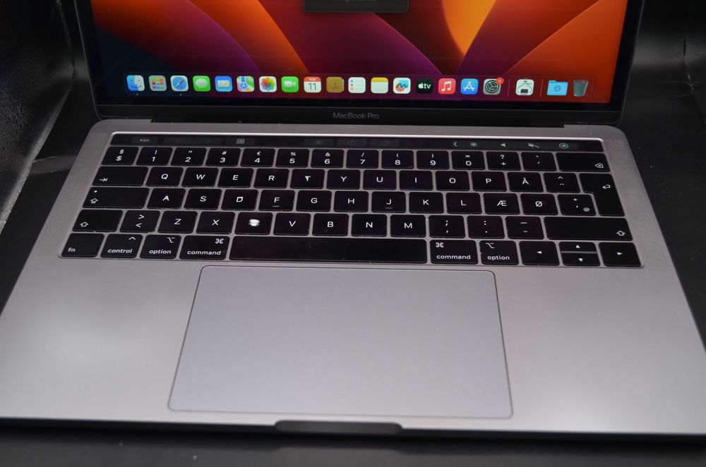 MacBook Pro 13 2018 silver