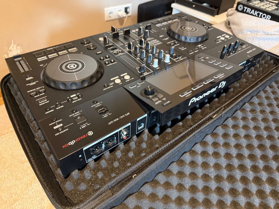 Pioneer DJ XDJ-RR 2-канална "all in one" DJ система за rekordbox с чанта