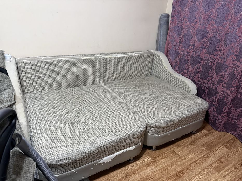 Отдам даром диван