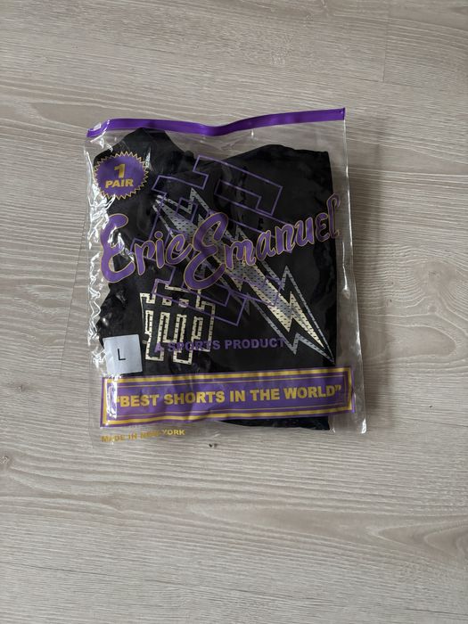 Pantaloni eric emanuel scurti marimea L