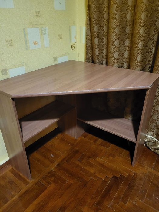 Стол компьютерный угловой