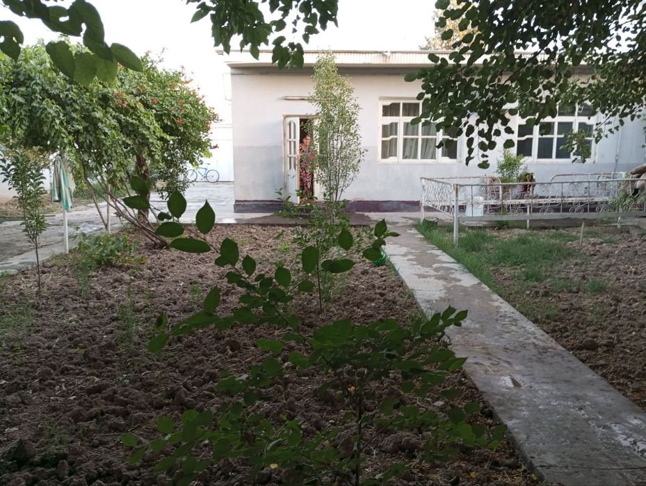 Ховли сотилади 6 сотих 6 хона