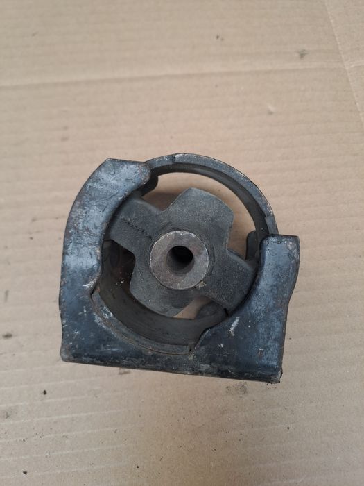 Подушка двигателя Тайота