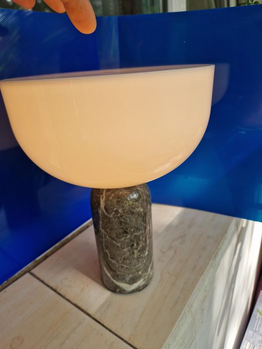 New Works  Kizu Lampa de masa
