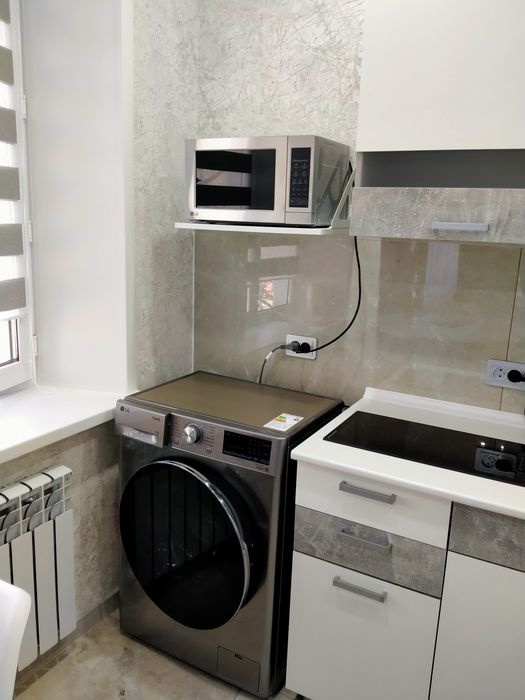 Сдается 1 комнатная . Район ДК