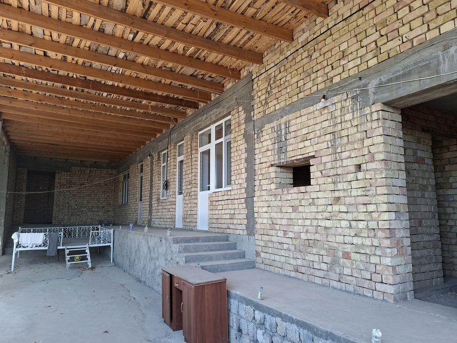 Ботаника санаторияси ёнида хавоси тоза жойда коробка холатида ховли