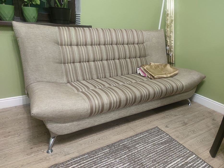 Диван и два кресла