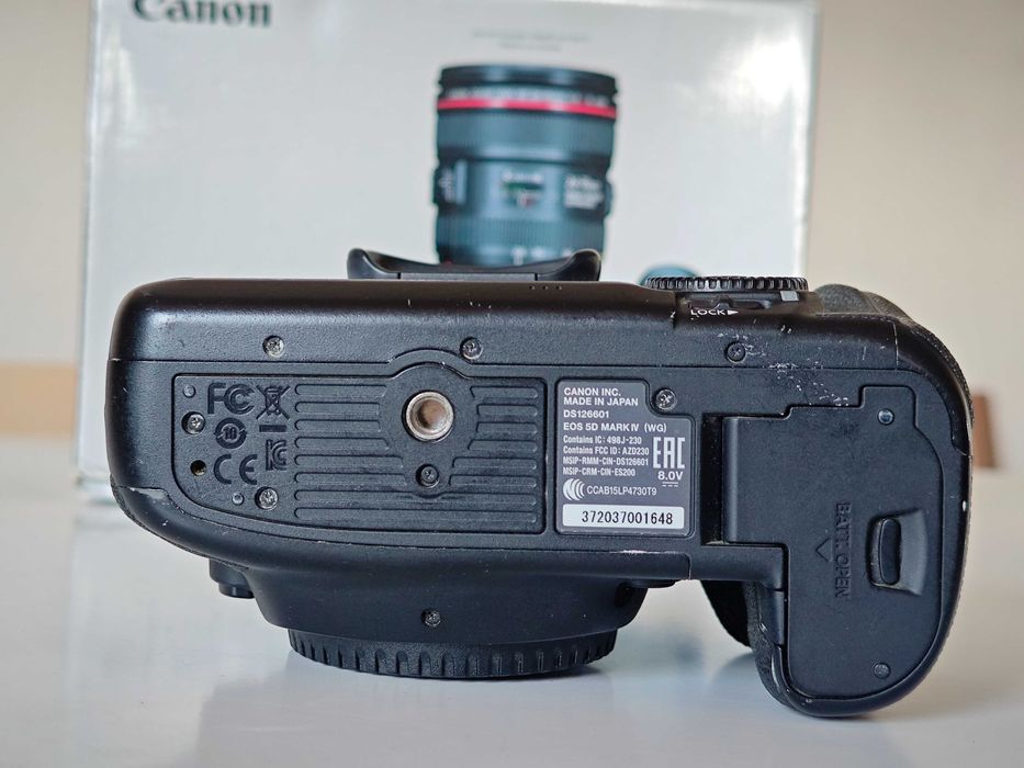 Vand body Canon EOS 5D Mark IV - stare excelenta - full box