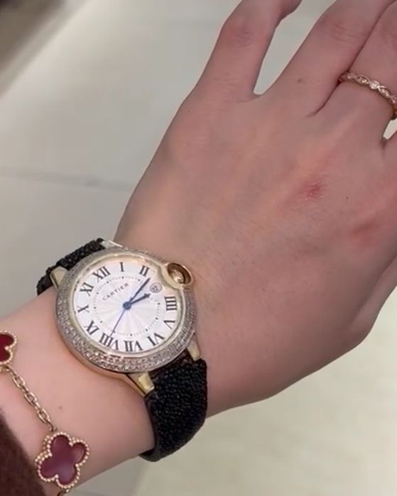 Часы женские золотые