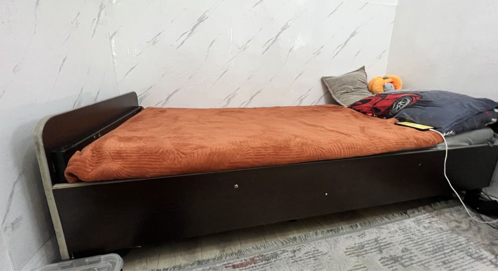 Кровать 190/80 с матрасам простым