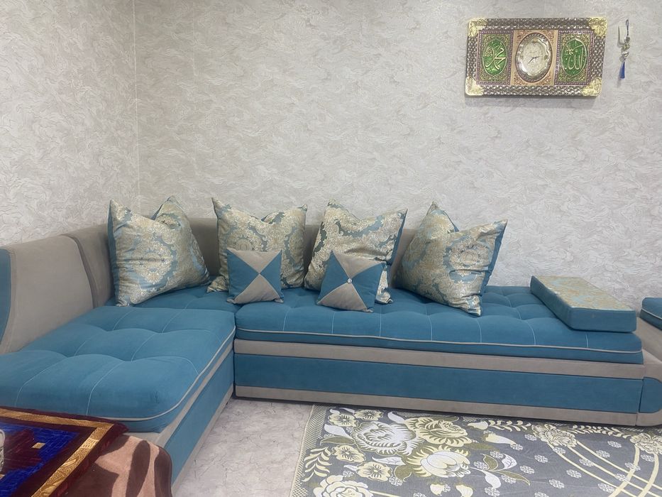 Для гостиной Диван