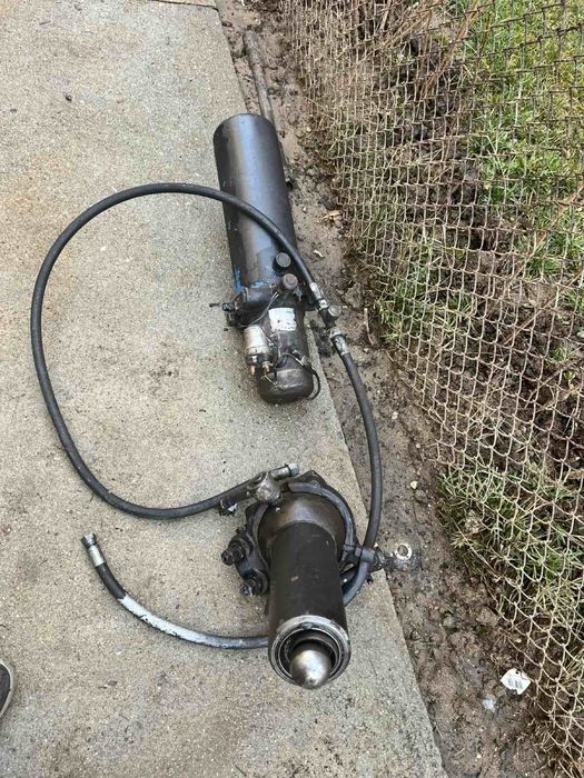 Хидравлична станция (помпа) и крик за самосвал