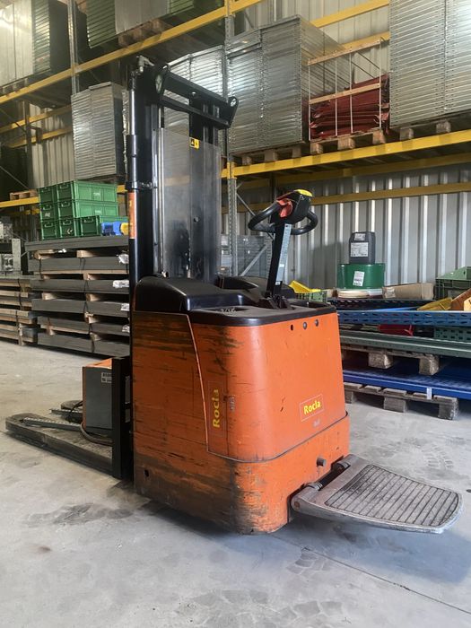 De inchiriat transpalet electric