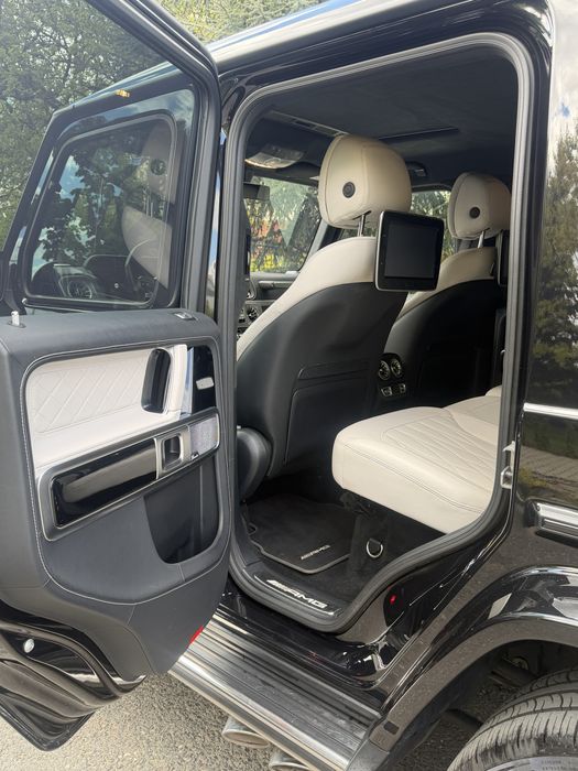 Inchiriere premium Mercedes G63