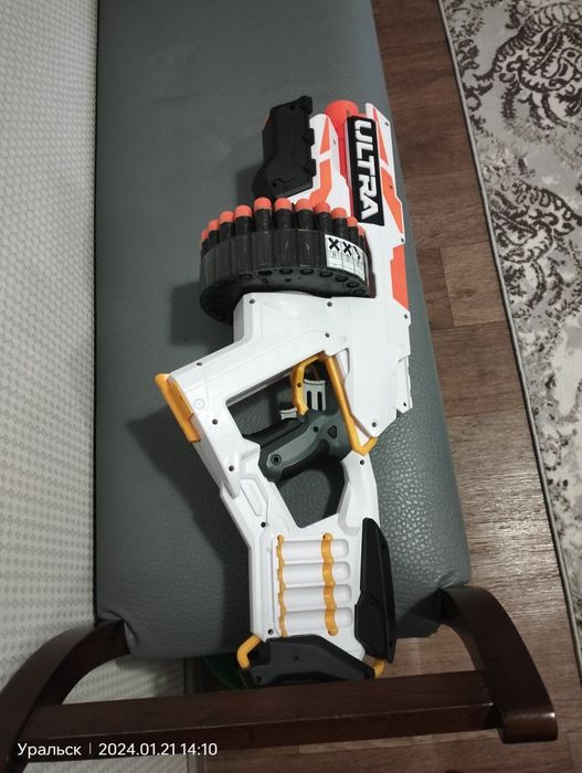 Продам автомат Нёрф ультра.