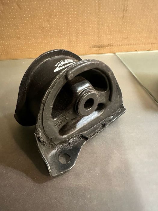 Подушка (опора) двигателя