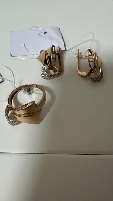 Продам золотой новый набор