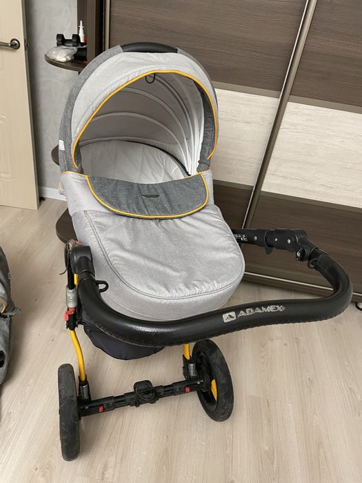 Продам коляску 3 в 1