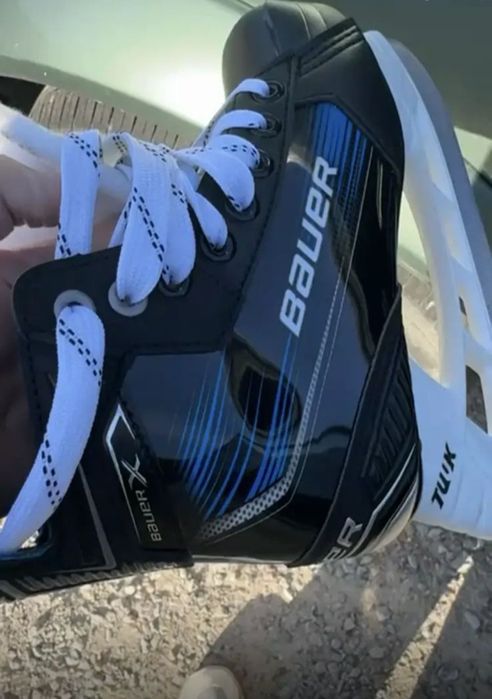 Коньки хоккейные