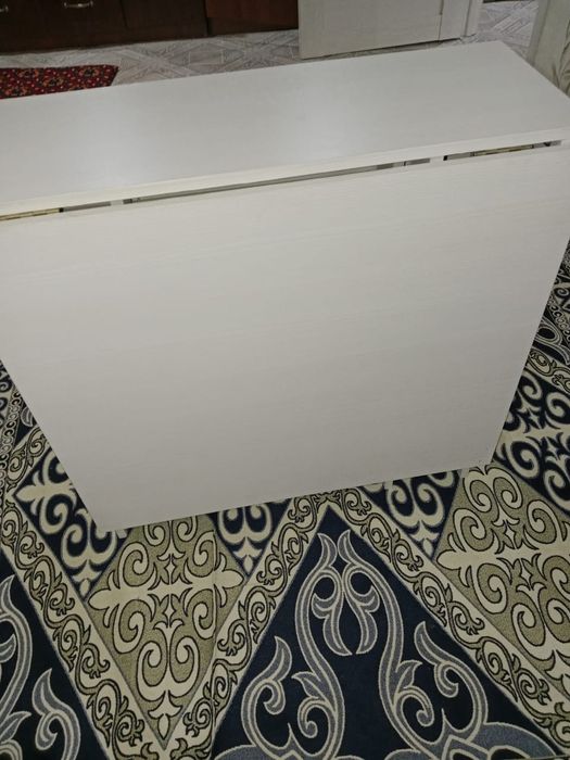 Продам стол за 20000 тг