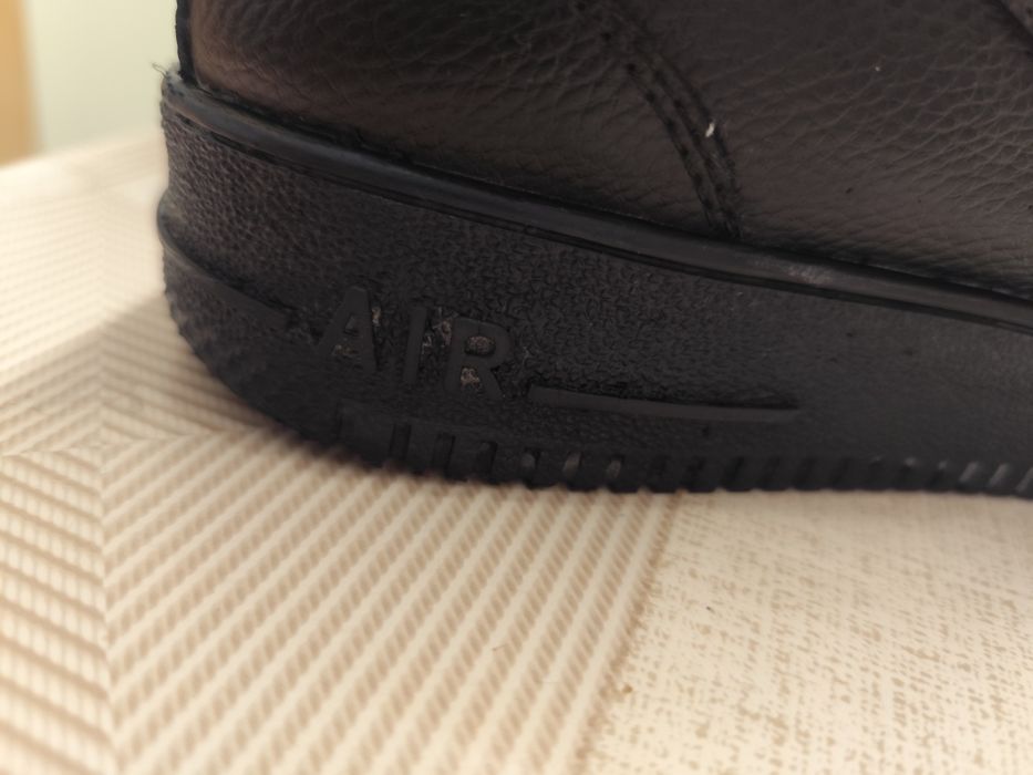 Vând pantofi Nike Air , PIELE