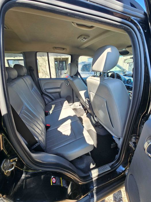 Jeep Cherokee 2.8 Autoutilitara 4 locuri