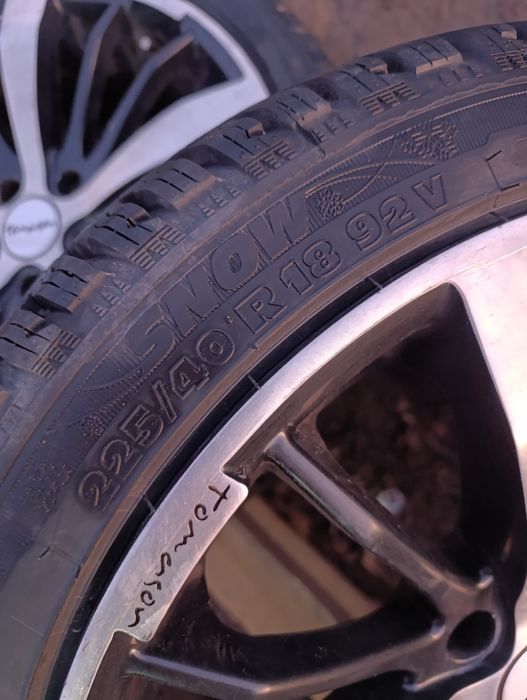 Vând jante R18 + anvelope