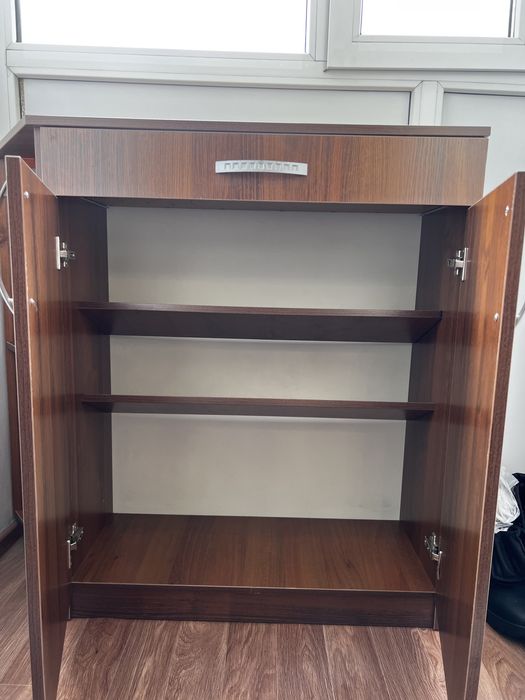 Продаю тумбу-обувницу