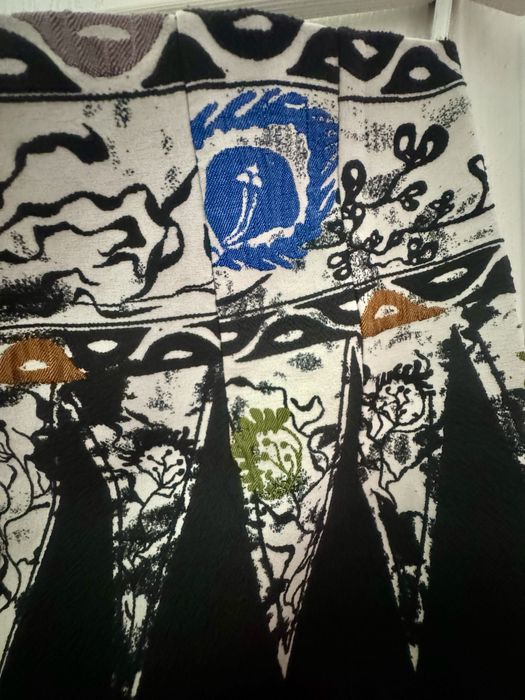 ЕЛЕГАНТНА пола тип молив