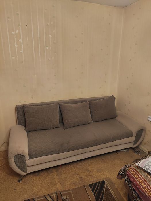 Отдам бесплатно шкаф, два кресла