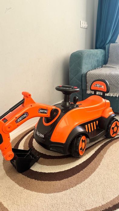 Продам игрушки машинку