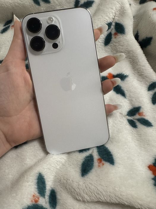 Vand Iphone 14 pro max alb