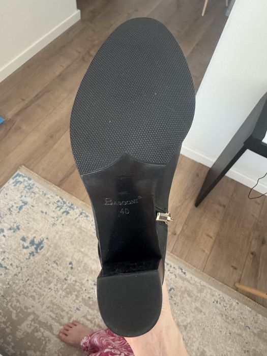 Продам осенние сапоги