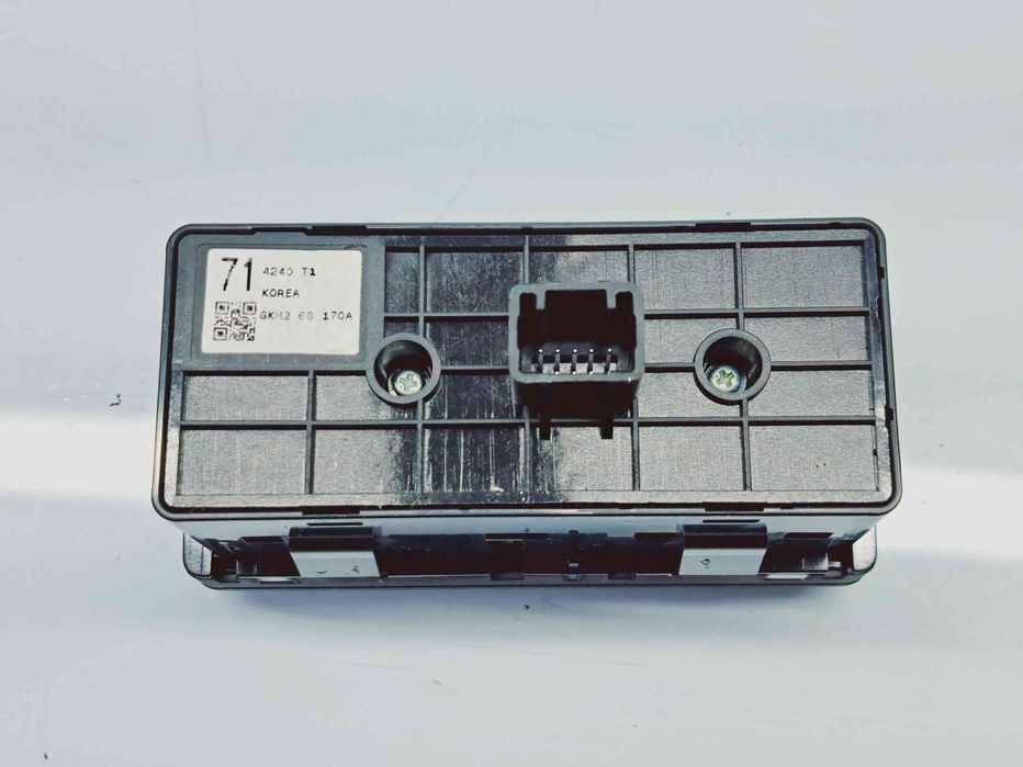 Butoane comenzi consola centrala MAZDA 3 Fastback [Fabr 2003-2009] GK