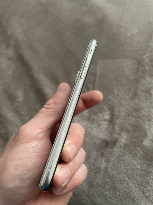 Iphone X - 256GB (бял)