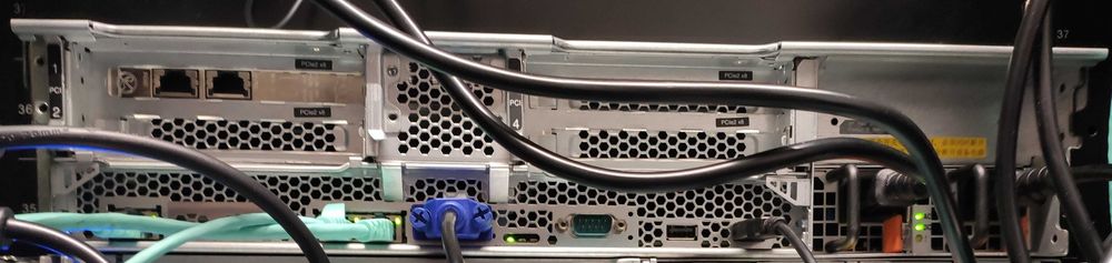IBM X3650 M3 7945-32G Echipat Perfect functional