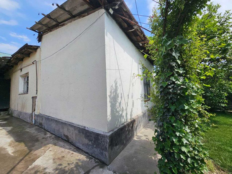 Sergeli.Honabad. 4 xonali uyni 6.7 sotihda yer narxiga sotaman.14мX45m