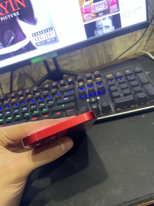 Продам/Обменяю IPhone 13 Red product