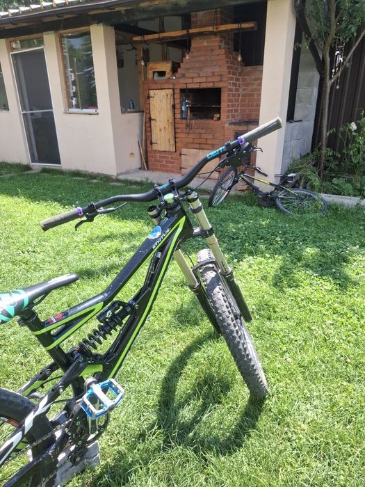 specialized status 1 dh monster edition