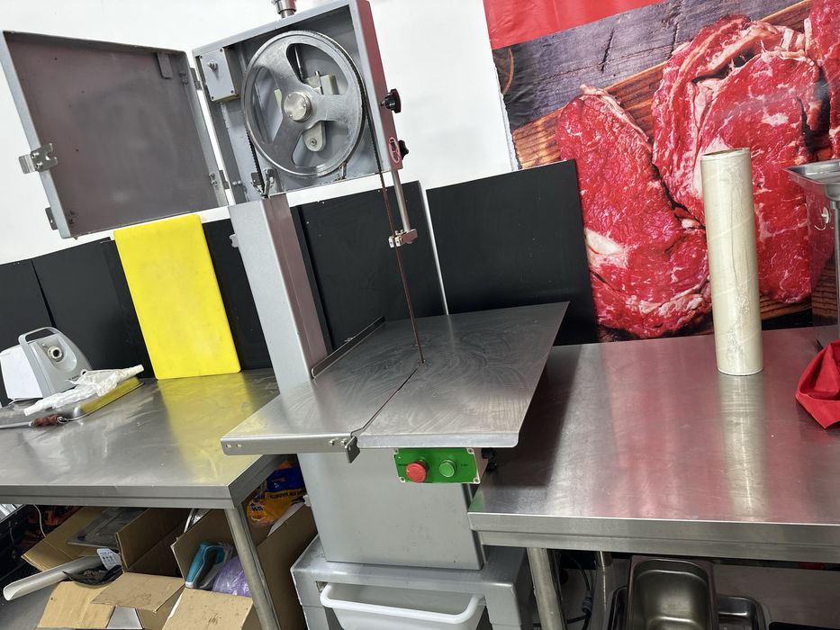 Продам ( бизнес) рыбно - мясной магазин на Анет баба